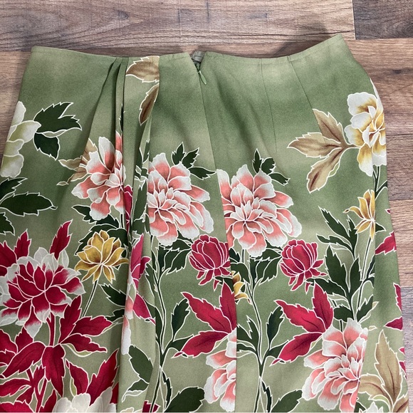 Talbots Floral Silk Skirt Size Medium - Picture 4 of 14
